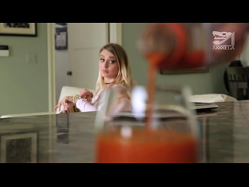 ❤️ Cov ntxhais kub nrog lub mis loj thiab nruj pussy tau txais qaib los ntawm kev poob, tab sis nyuaj heev Zoo nkauj porn  ntawm peb  ❌ Ib